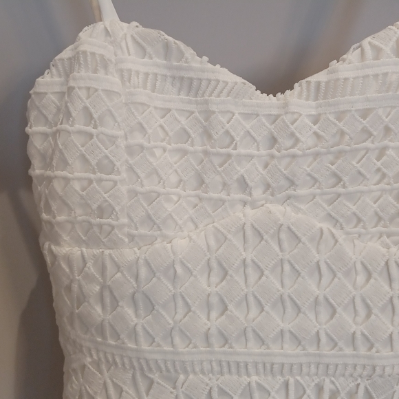 NWOT Lulu's Ivory Geometric Lace Dress w/ Underlay - Picture 6 of 10